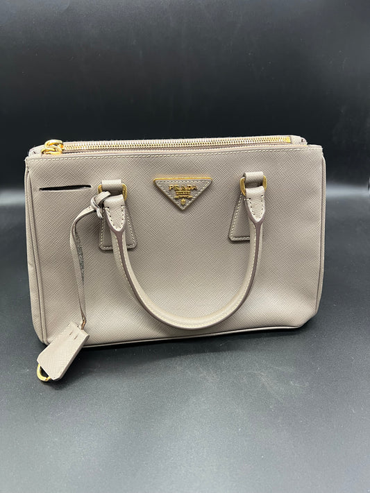 Prada Tasche